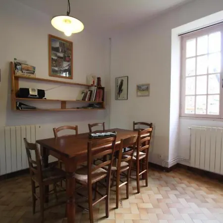 House Saint Jacques Дом отдыха *