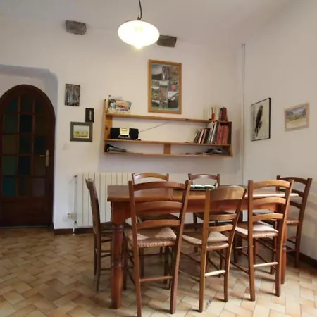 House Saint Jacques Дом отдыха